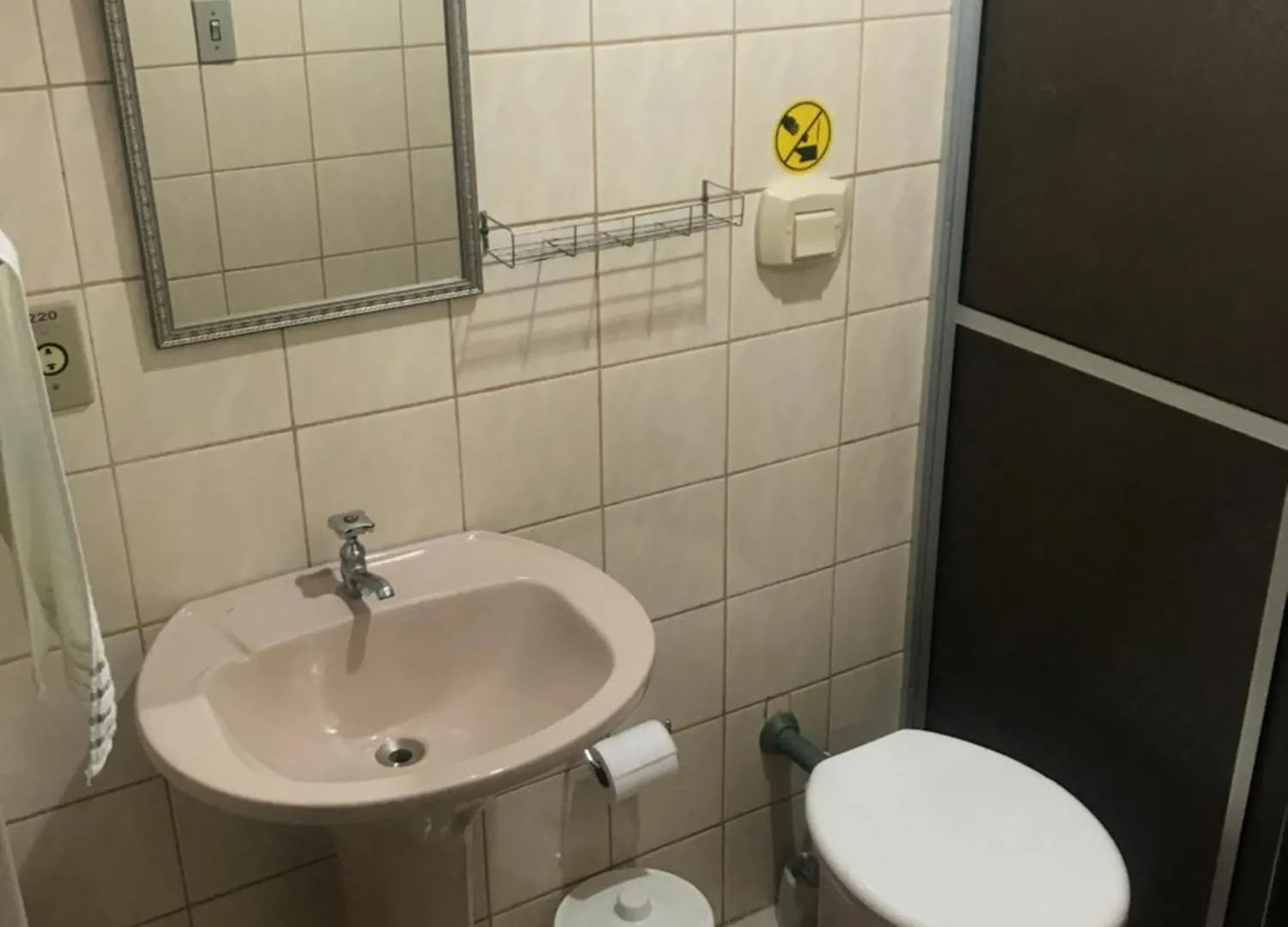 Pensión Regina Del Mare Residence Apartamentos completos para até 05 pessoas a 50 metros da praia Florianópolis Brasil