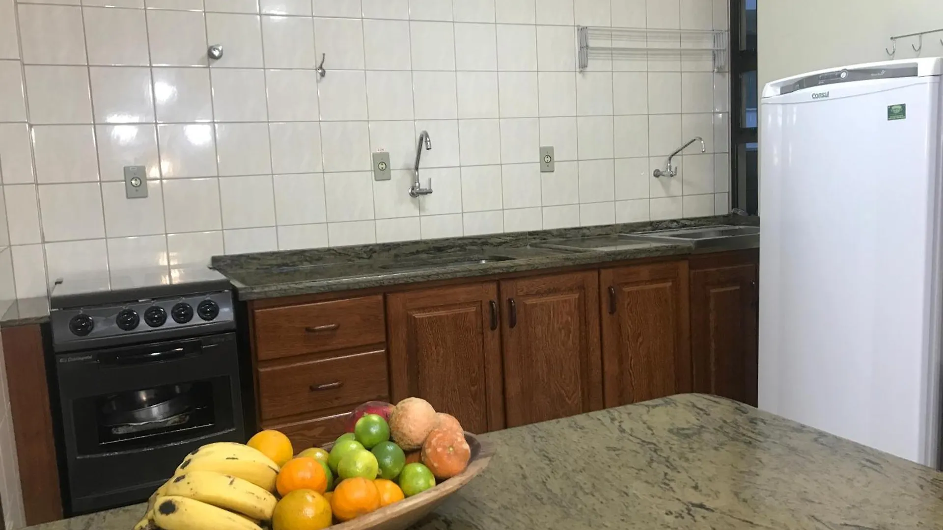 Regina Del Mare Residence Apartamentos completos para até 05 pessoas a 50 metros da praia Florianópolis