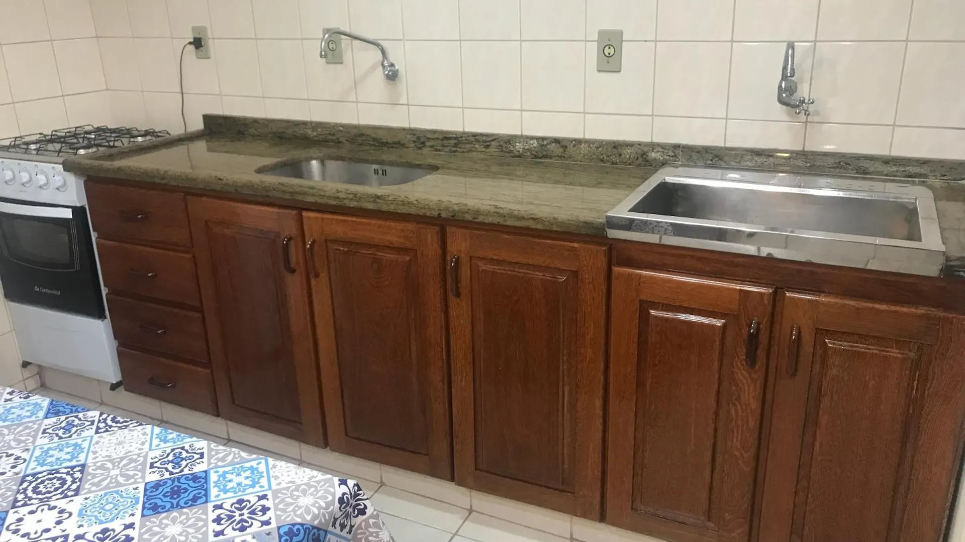 Regina Del Mare Residence Apartamentos completos para até 05 pessoas a 50 metros da praia Florianópolis