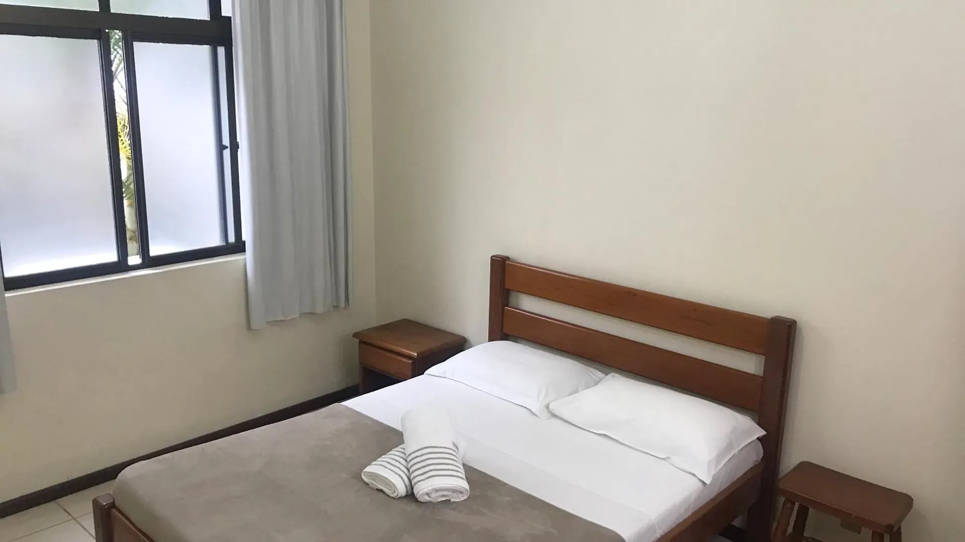 Pensión Regina Del Mare Residence Apartamentos completos para até 05 pessoas a 50 metros da praia Florianópolis